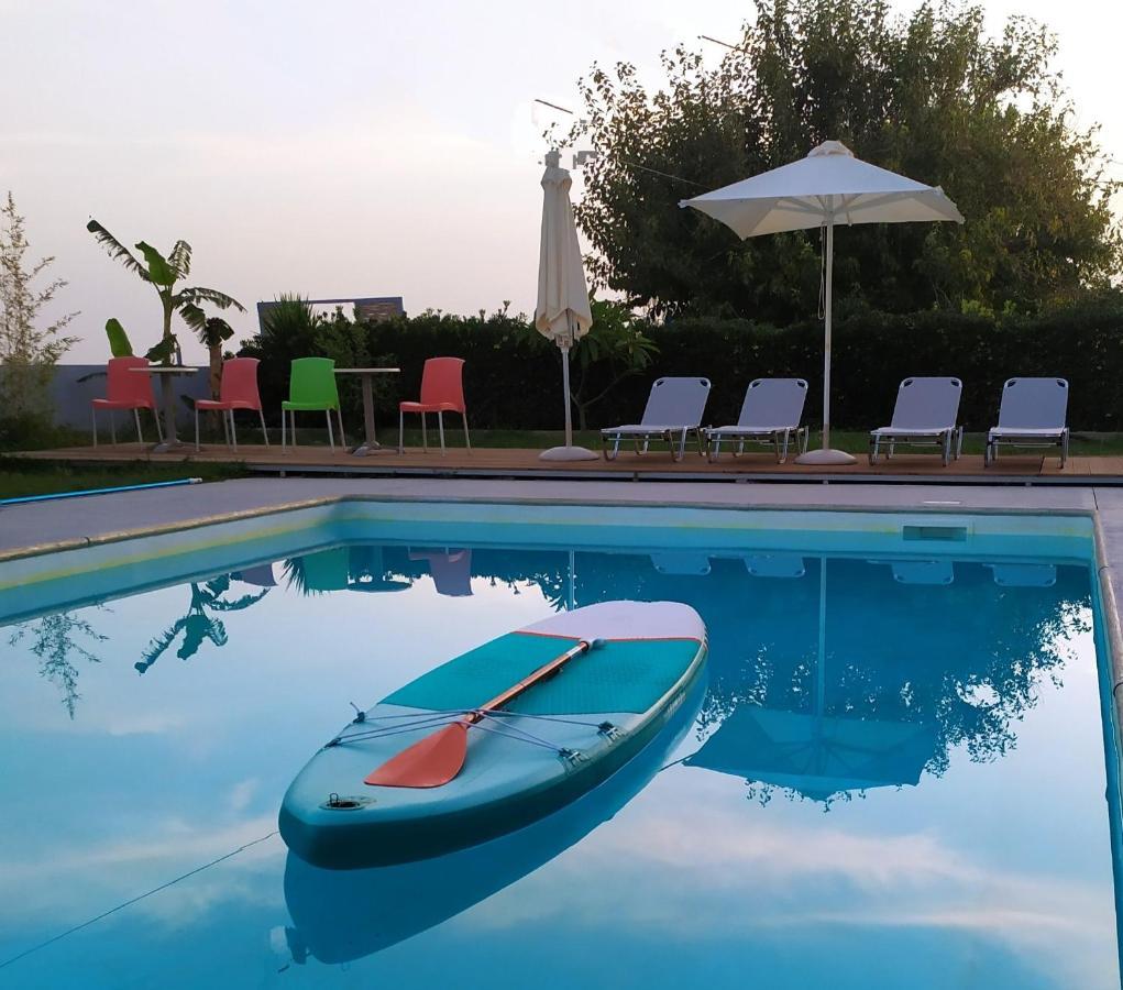 Aparthotel Banana Moon Adelianos Kampos Zewnętrze zdjęcie