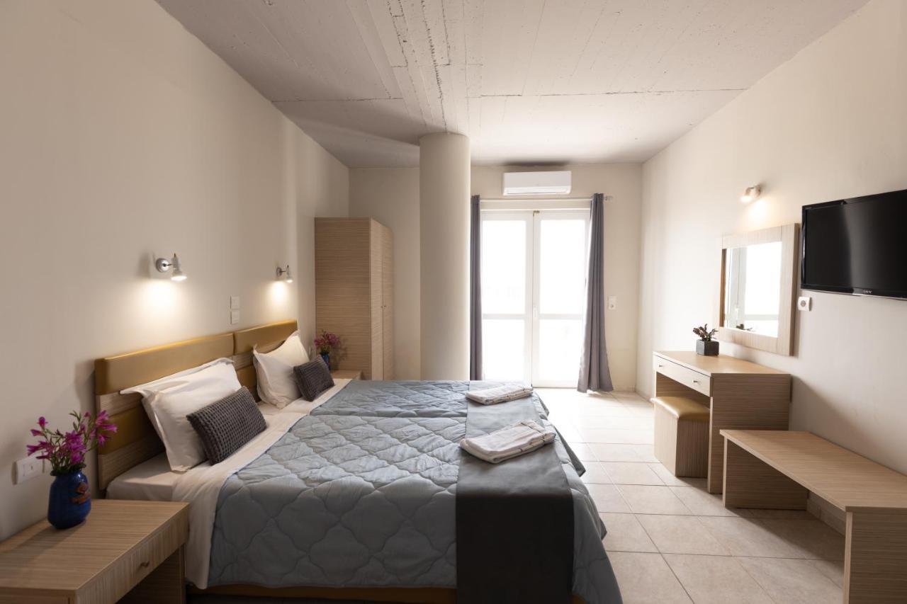 Aparthotel Banana Moon Adelianos Kampos Zewnętrze zdjęcie