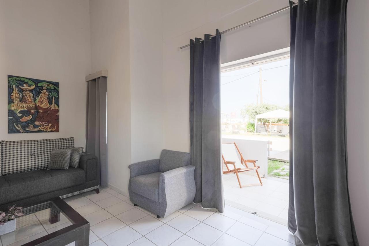 Aparthotel Banana Moon Adelianos Kampos Zewnętrze zdjęcie