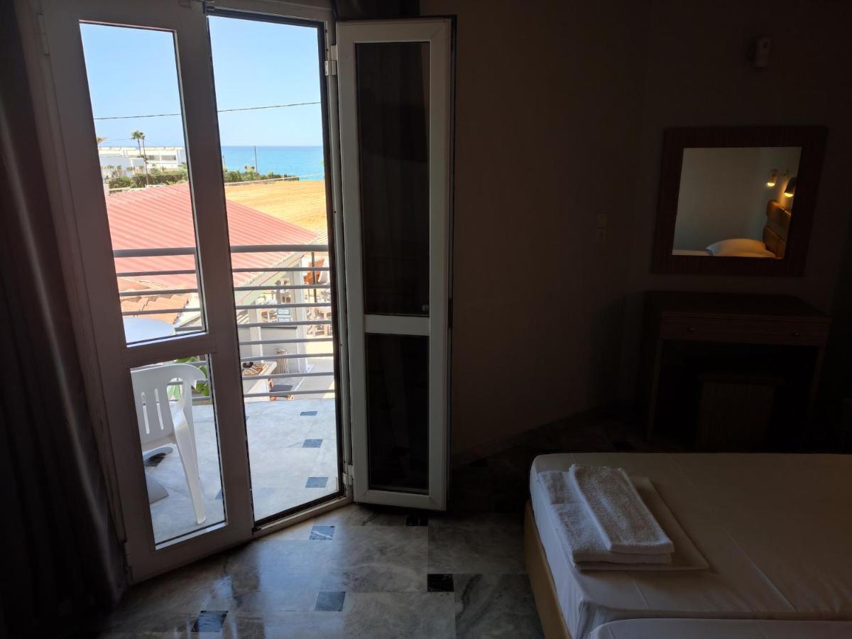 Aparthotel Banana Moon Adelianos Kampos Zewnętrze zdjęcie
